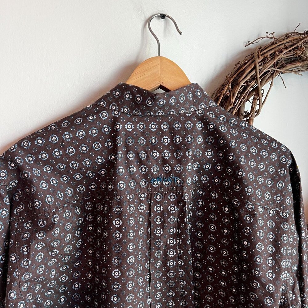 Ariat Men's Classic Fit Medallion Print Buttons Down Shirt LARGE Brown - Picture 6 of 13
